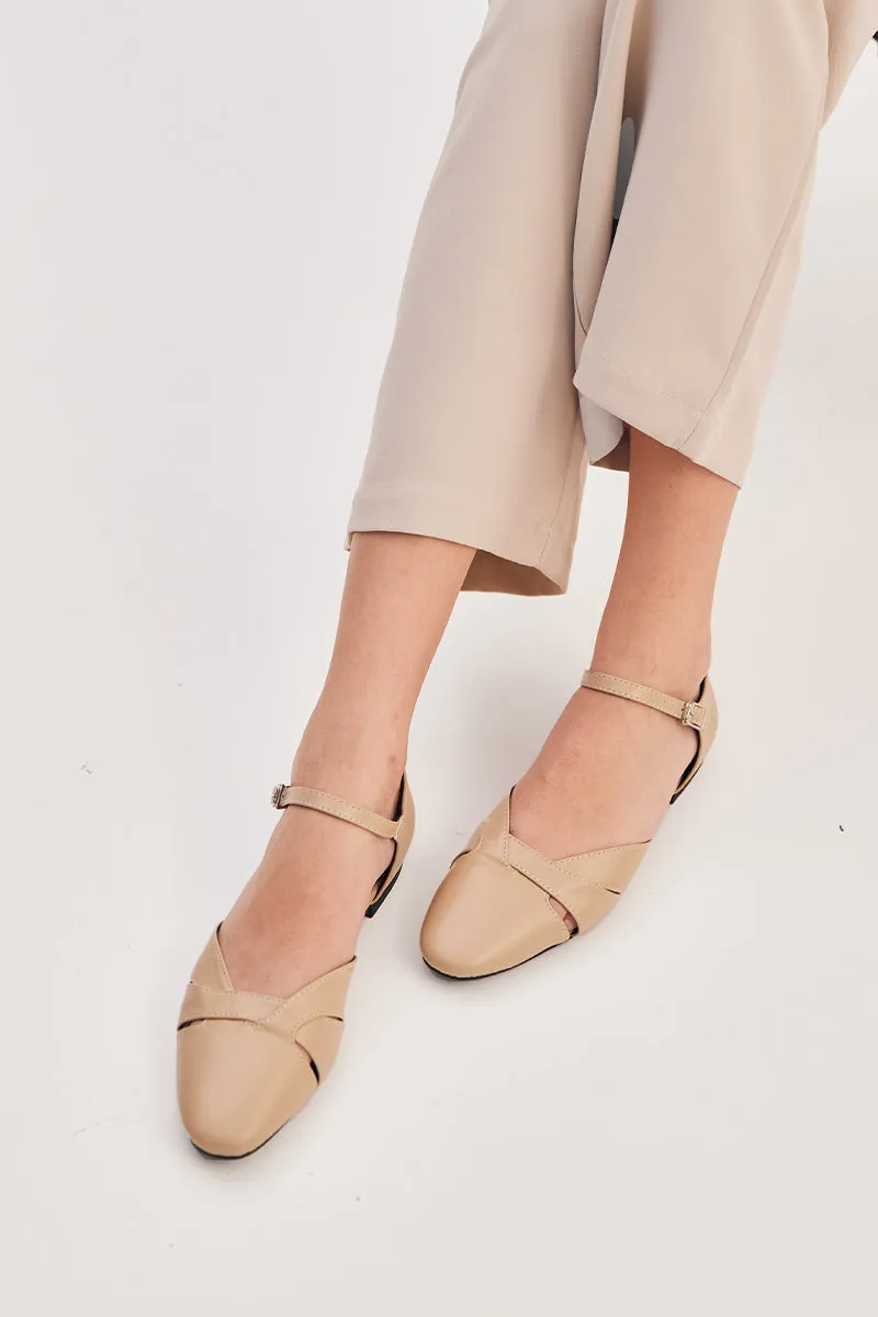 Aero Interlocking Flats in Taupe